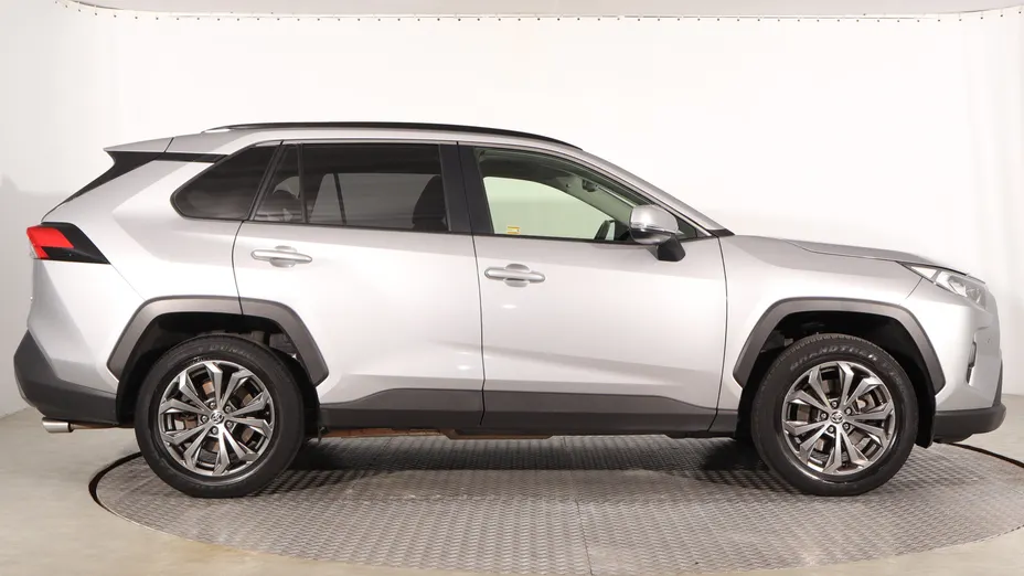Toyota RAV4 -