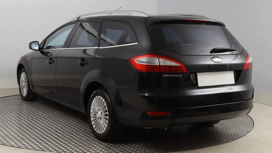 Ford Mondeo -
