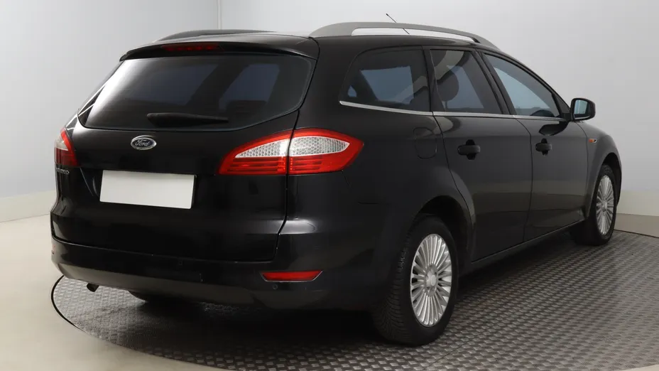 Ford Mondeo -