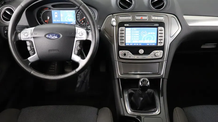 Ford Mondeo -