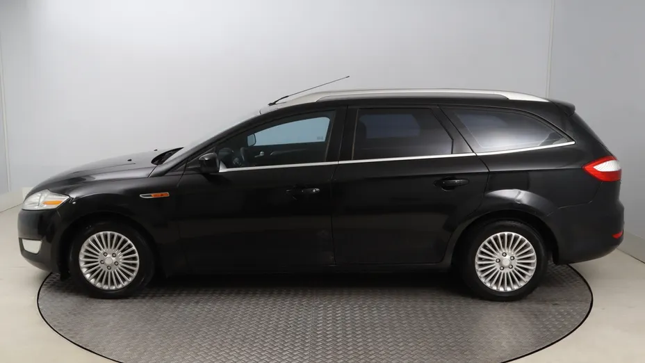 Ford Mondeo -