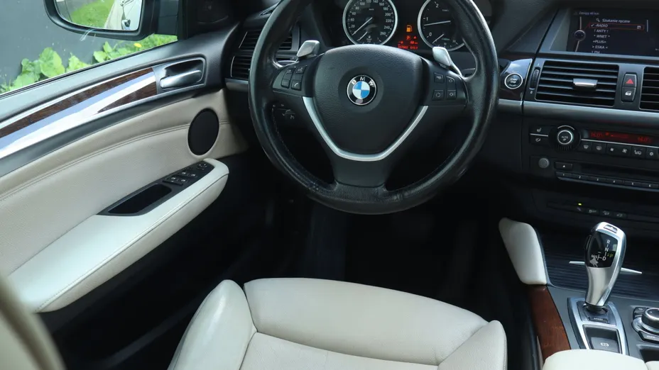 BMW X6 -