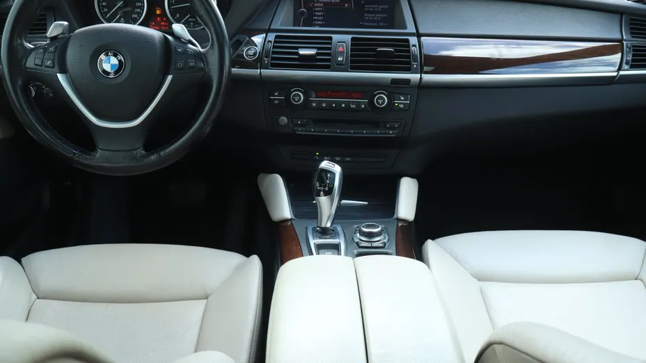BMW X6 -