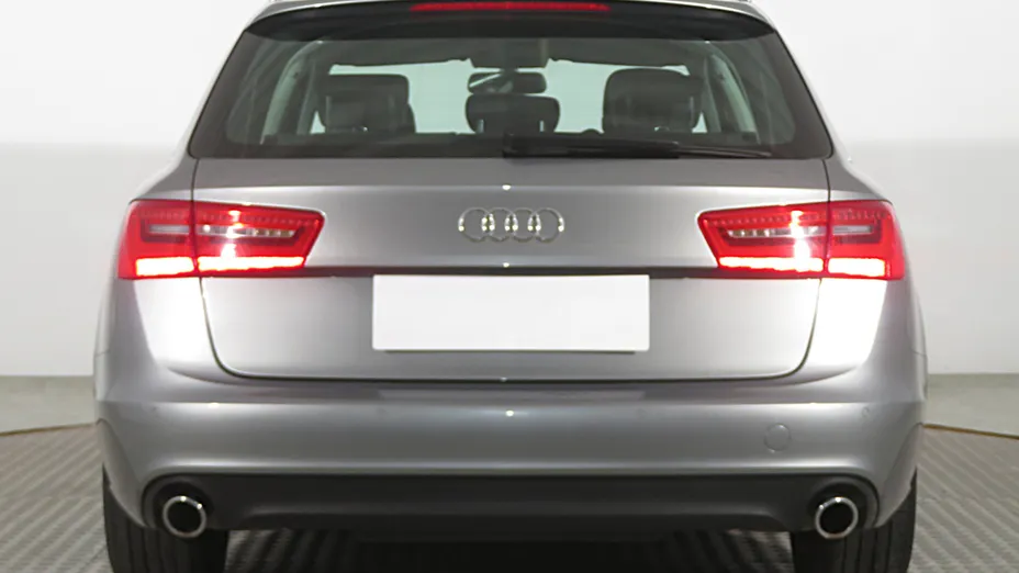 Audi A6 -