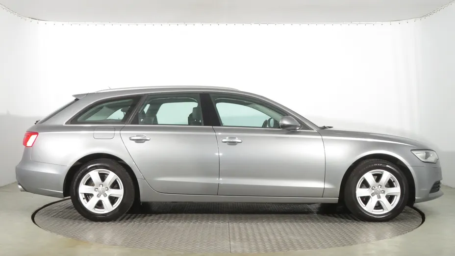 Audi A6 -