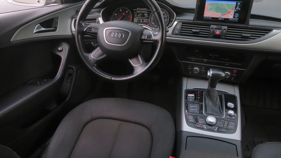 Audi A6 -