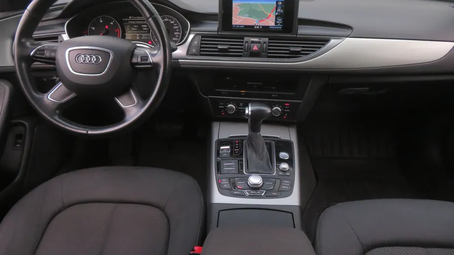Audi A6 -