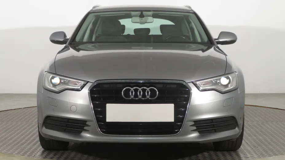 Audi A6 -