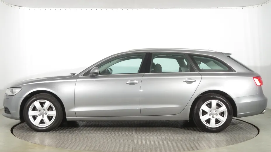 Audi A6 -
