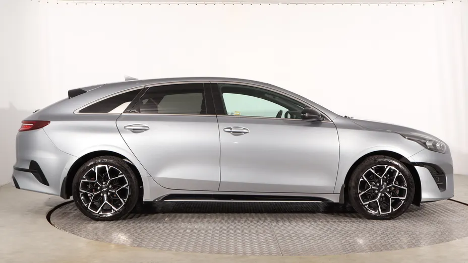 Kia ProCeed -
