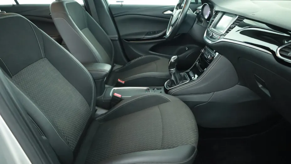 Opel Astra -