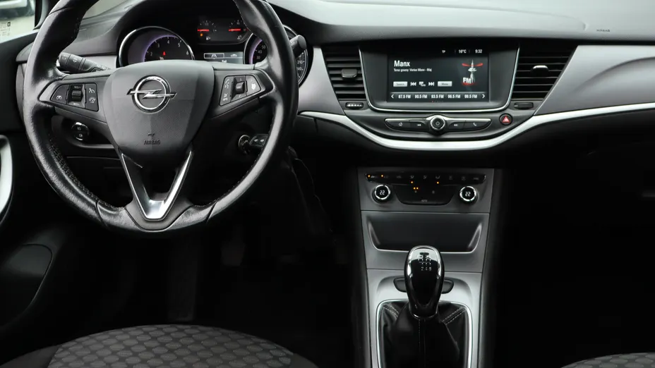 Opel Astra -