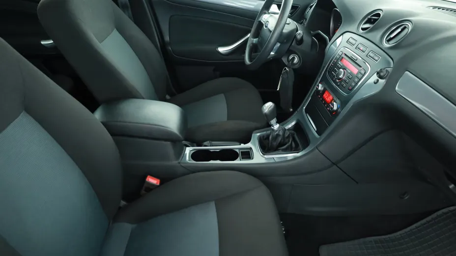 Ford Mondeo -