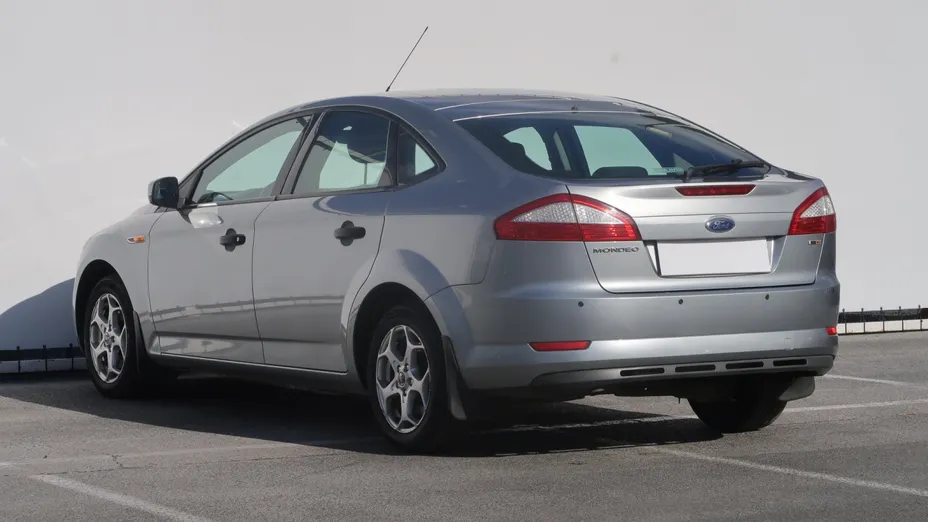 Ford Mondeo -