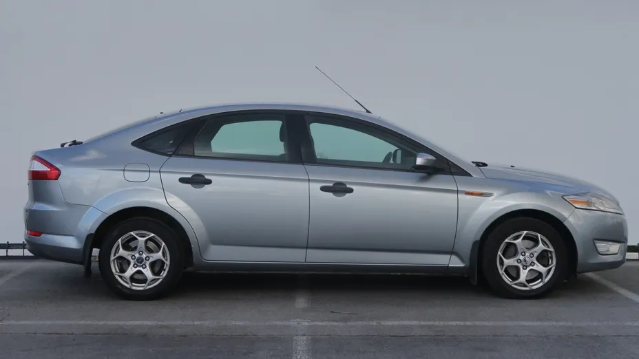 Ford Mondeo -