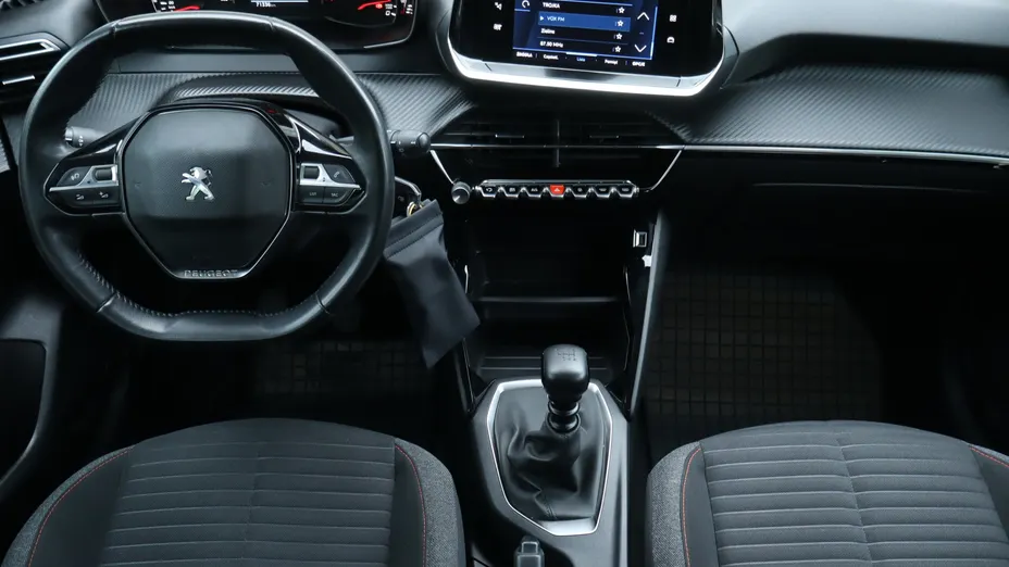Peugeot 208 -