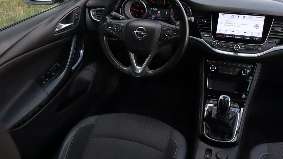 Opel Astra -