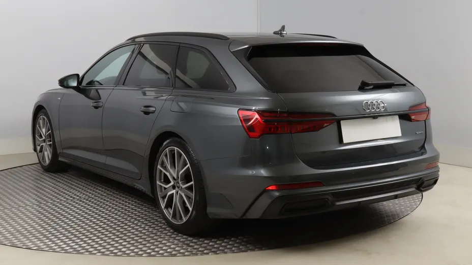Audi A6 -