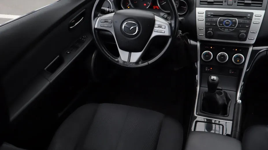 Mazda 6 -
