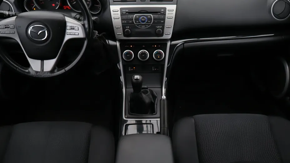 Mazda 6 -