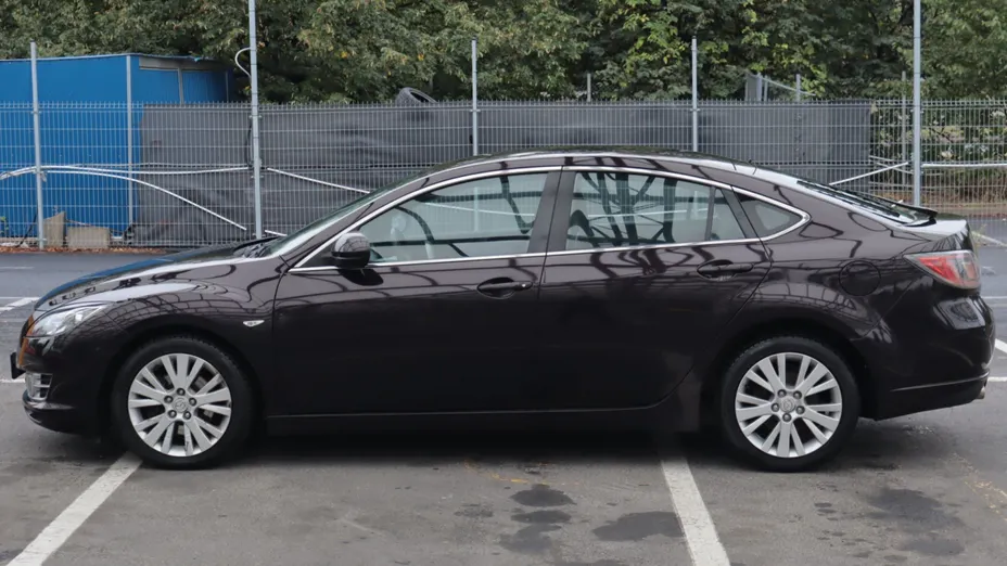 Mazda 6 -