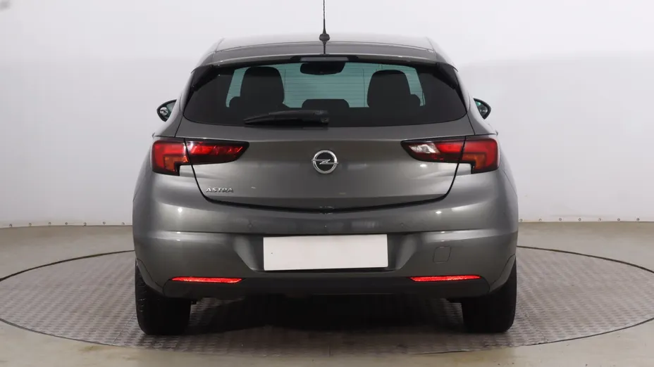 Opel Astra -