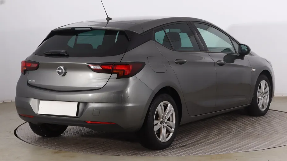 Opel Astra -