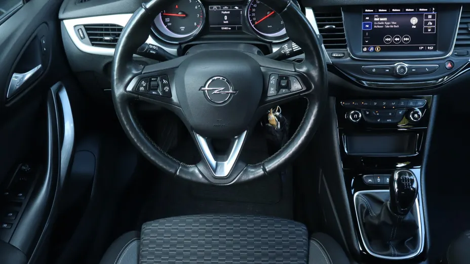 Opel Astra -