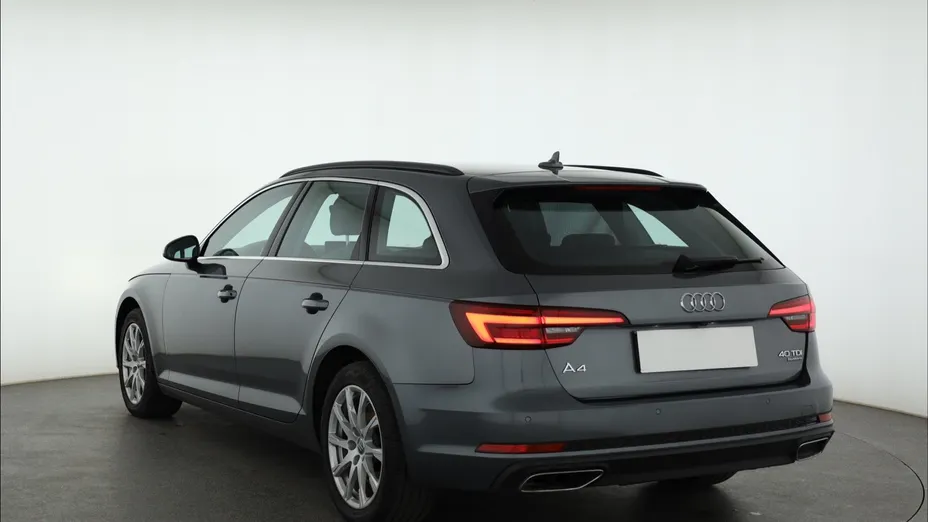 Audi A4 -