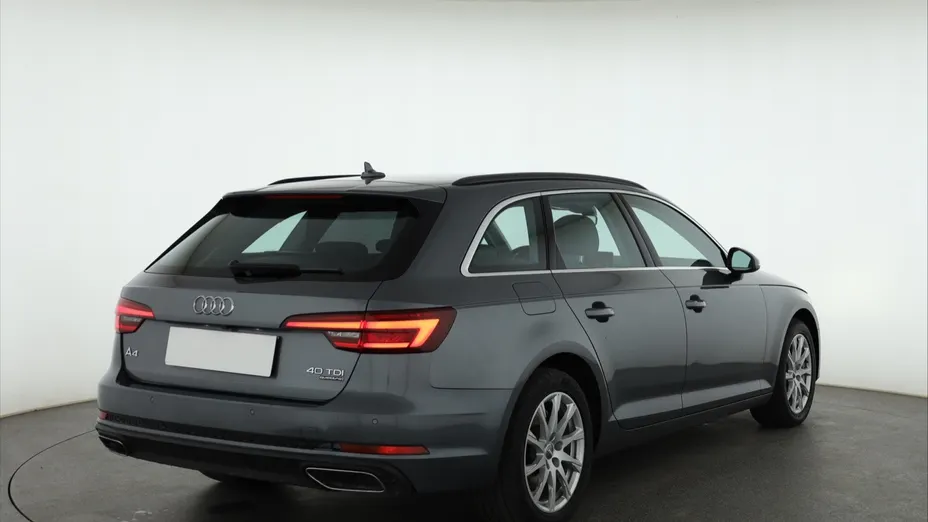Audi A4 -