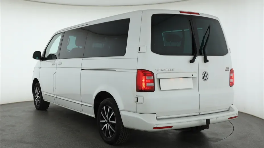 VW Caravelle -