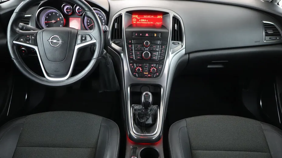 Opel Astra -