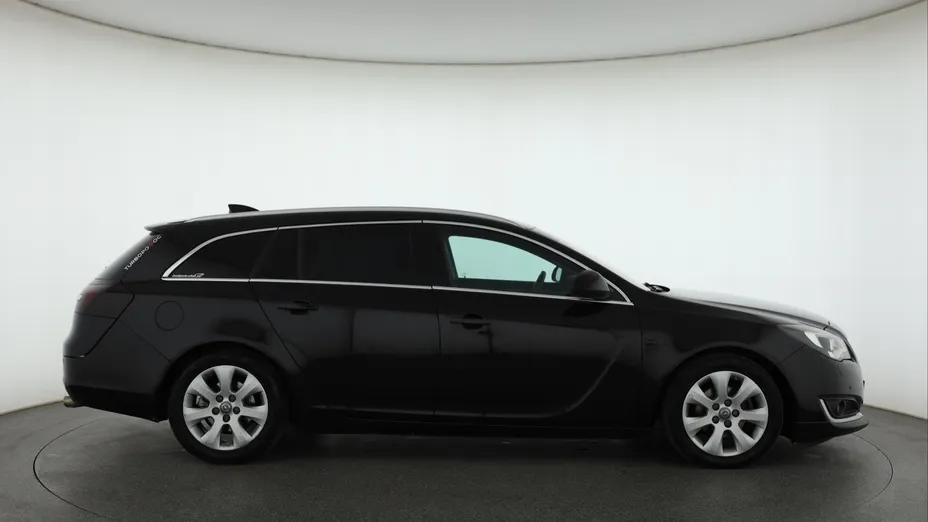 Opel Insignia -
