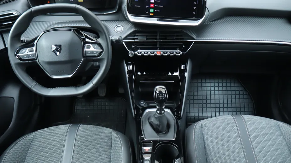 Peugeot 208 -