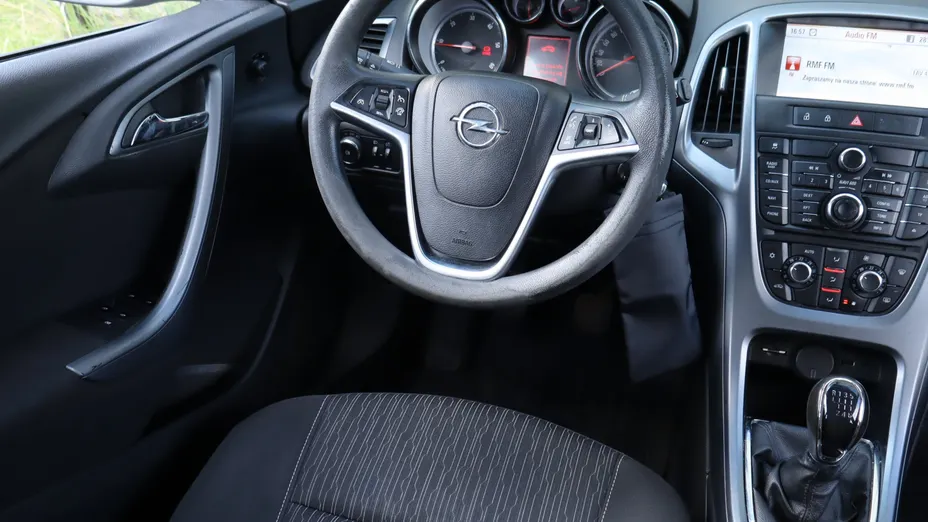 Opel Astra -