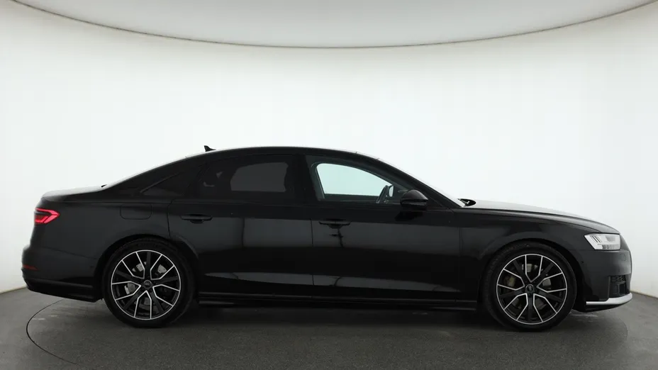Audi A8 -