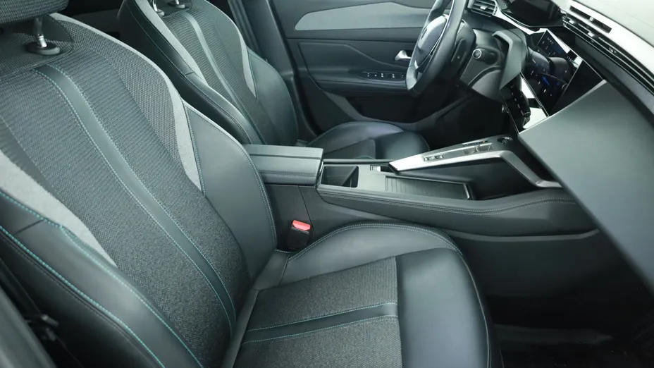 Peugeot 308 -