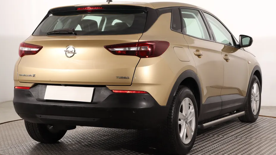 Opel Grandland -
