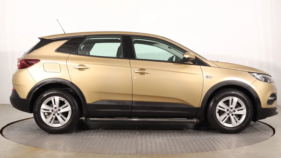 Opel Grandland -
