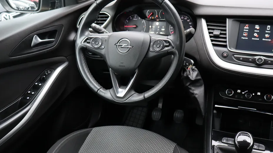 Opel Grandland -