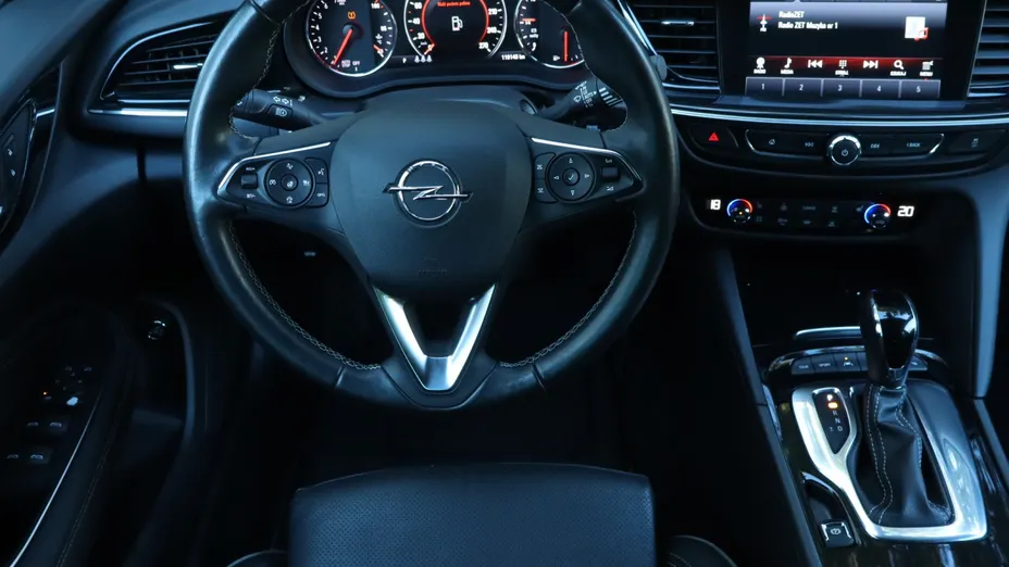 Opel Insignia -