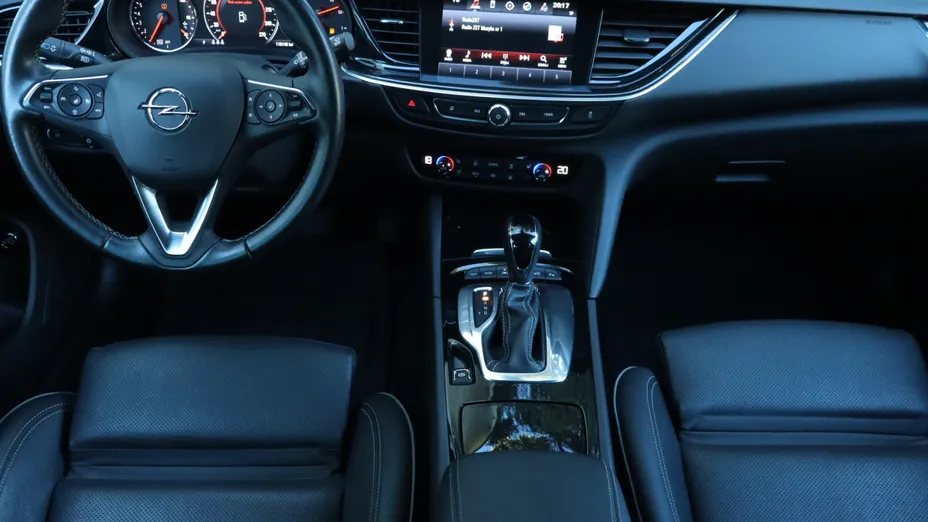 Opel Insignia -