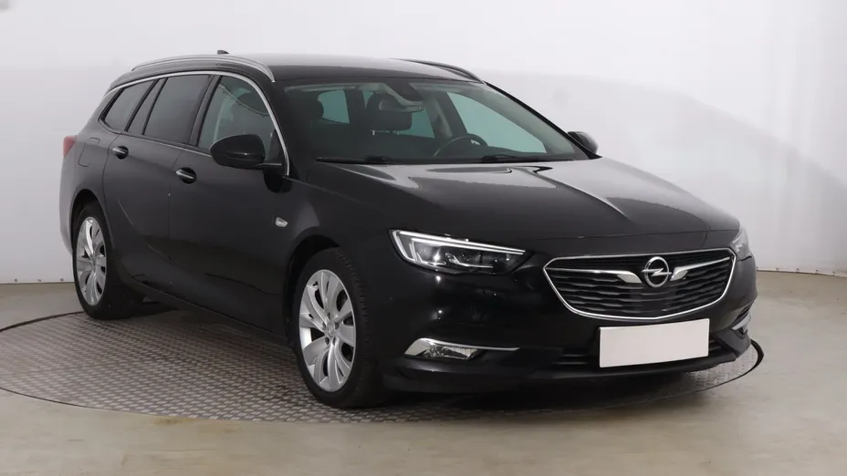 Opel Insignia -
