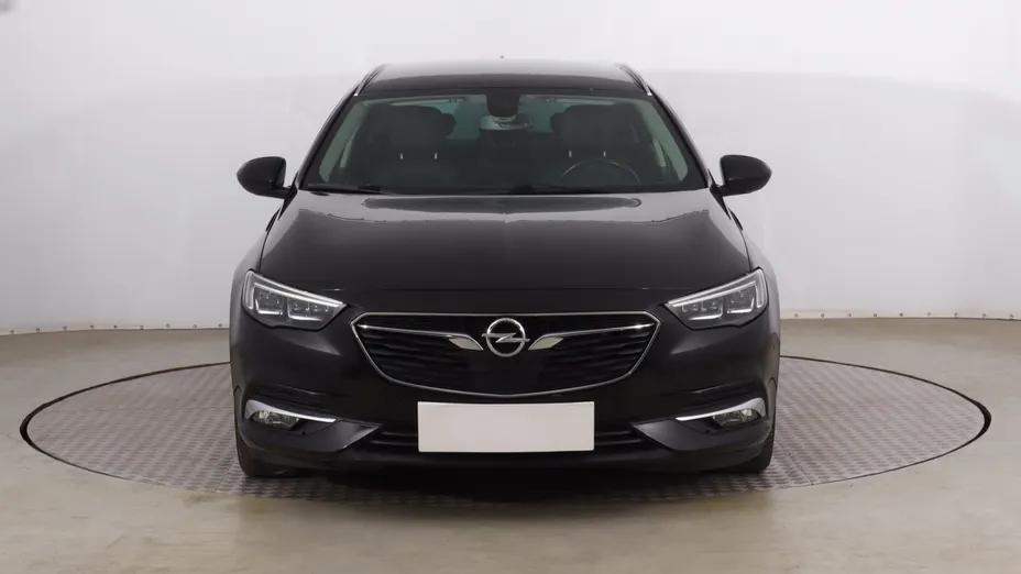 Opel Insignia -