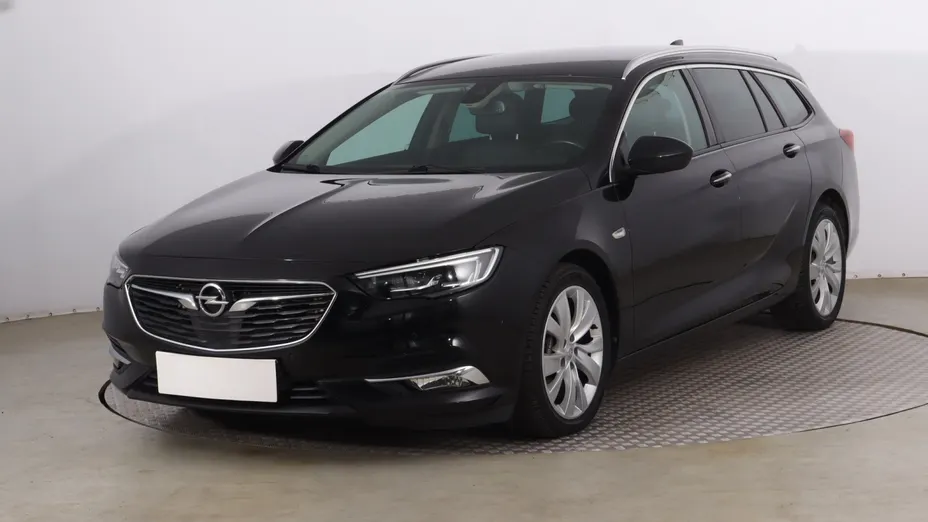 Opel Insignia -