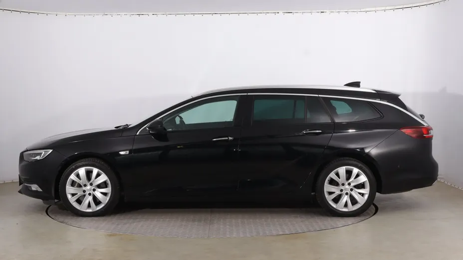 Opel Insignia -