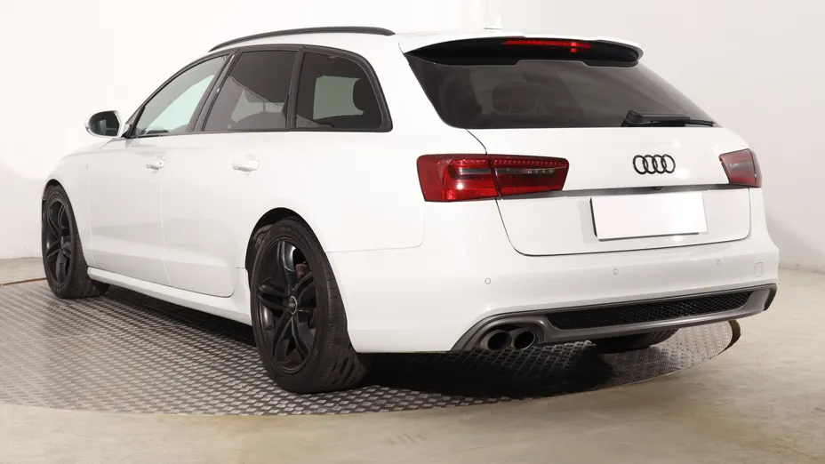 Audi A6 -