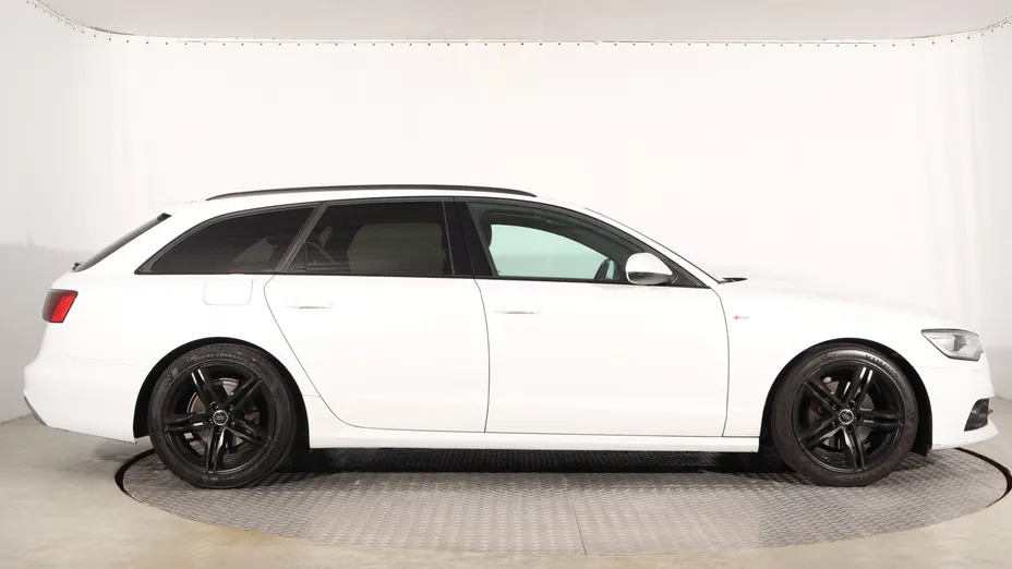Audi A6 -