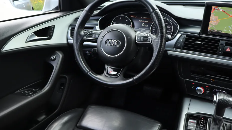 Audi A6 -