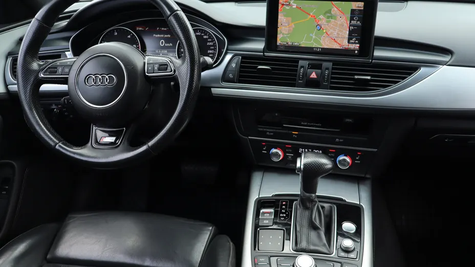 Audi A6 -